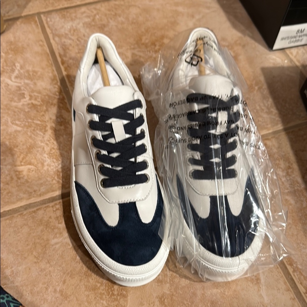 J/SLIDES Gabbie Leather/Suede Sneakers